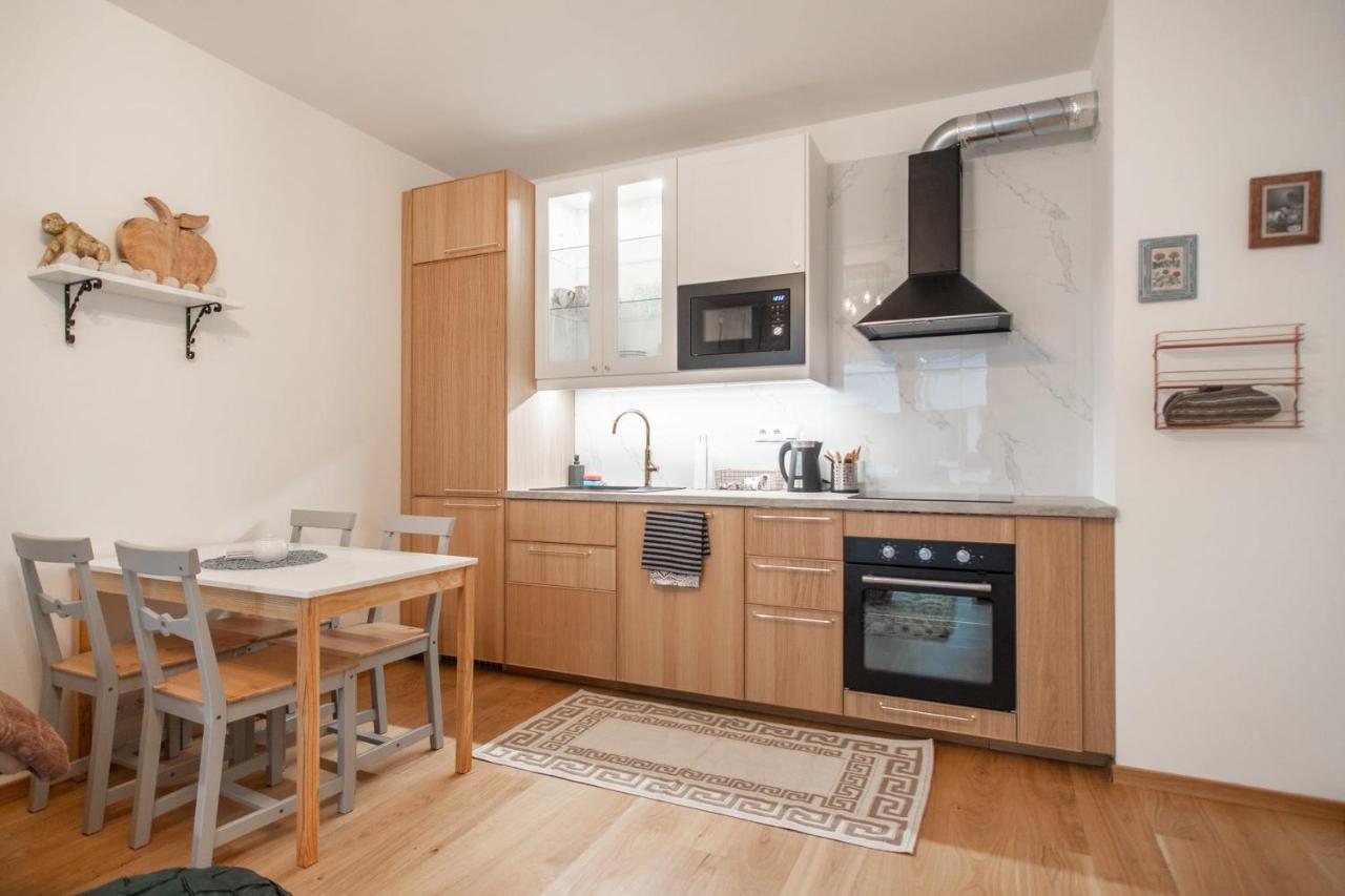 Apartment With Balcony Praga Exterior foto