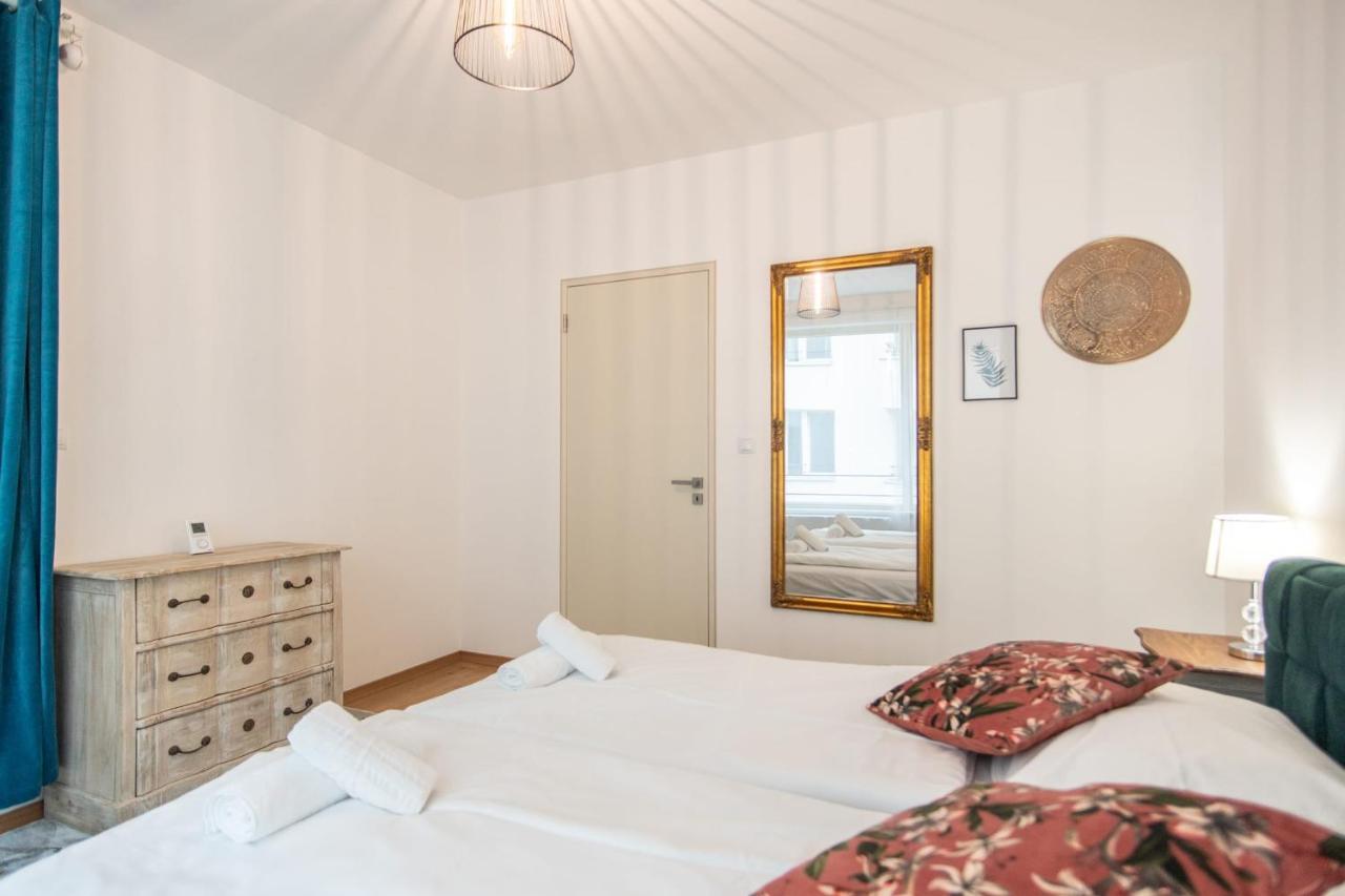 Apartment With Balcony Praga Exterior foto